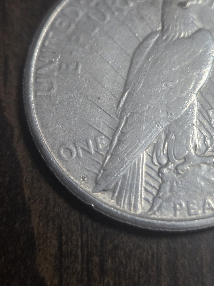 1922 S peace dollar circulate it from San Francisco MINT