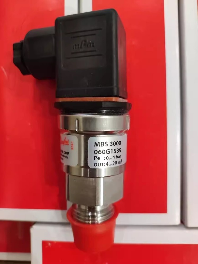 1pcs Danfoss Pressure Transmitter Sensor MBS3000 060G1539 0-4bar