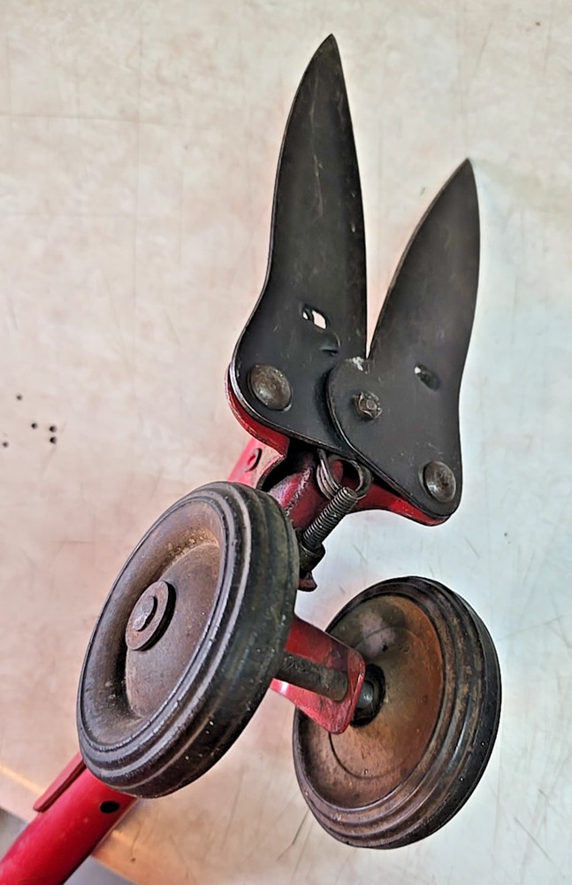Vintage Edging Shears on Wheels w/ Long Remote Handle