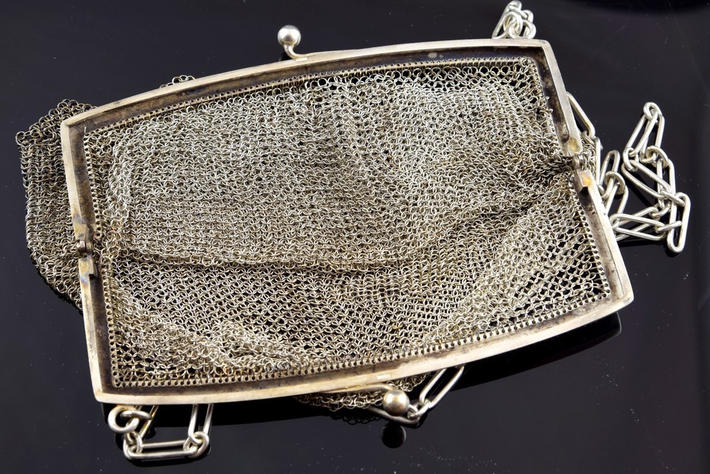 Silver mesh bag, 19th century.