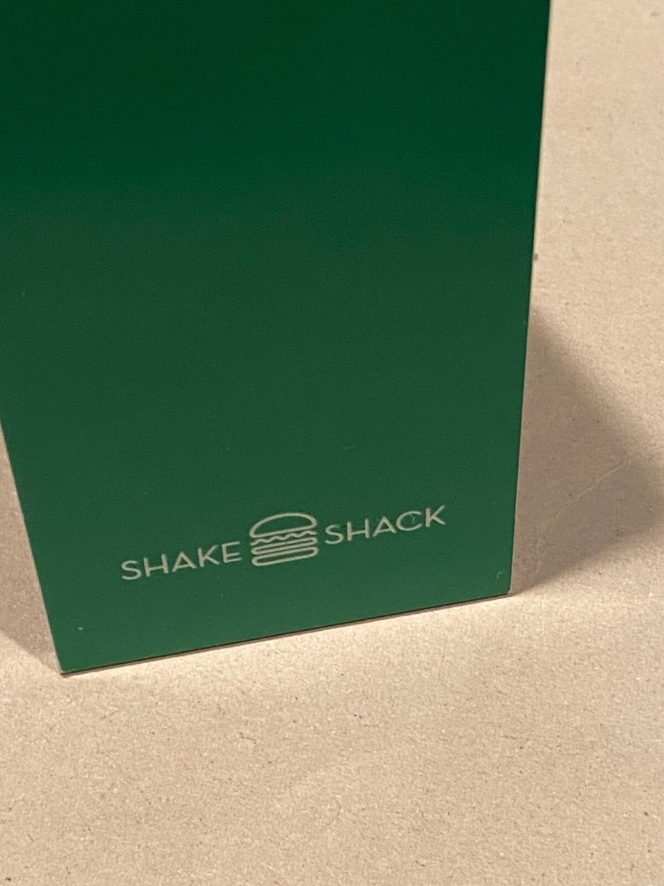 Shake Shack #8 Plastic Green Table Tent *Pre Owned* ddd1