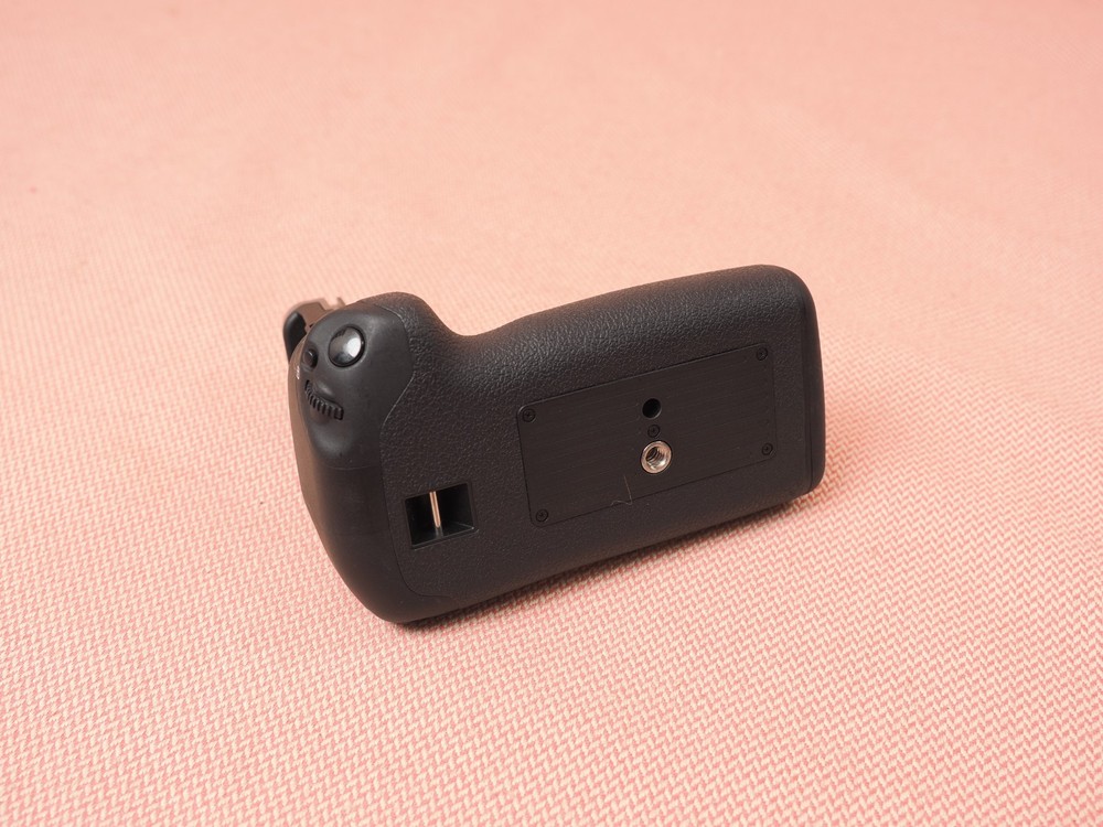 Canon BG-E21 Battery Grip for EOS 6D Mark II