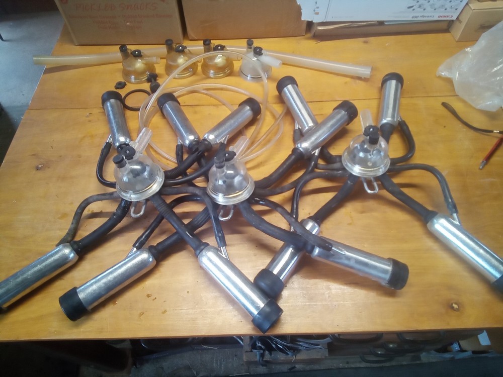 3 De Laval milking claws and 06 shells