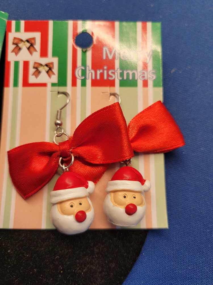 Santa Earrings and Scrunchie Set Red 086