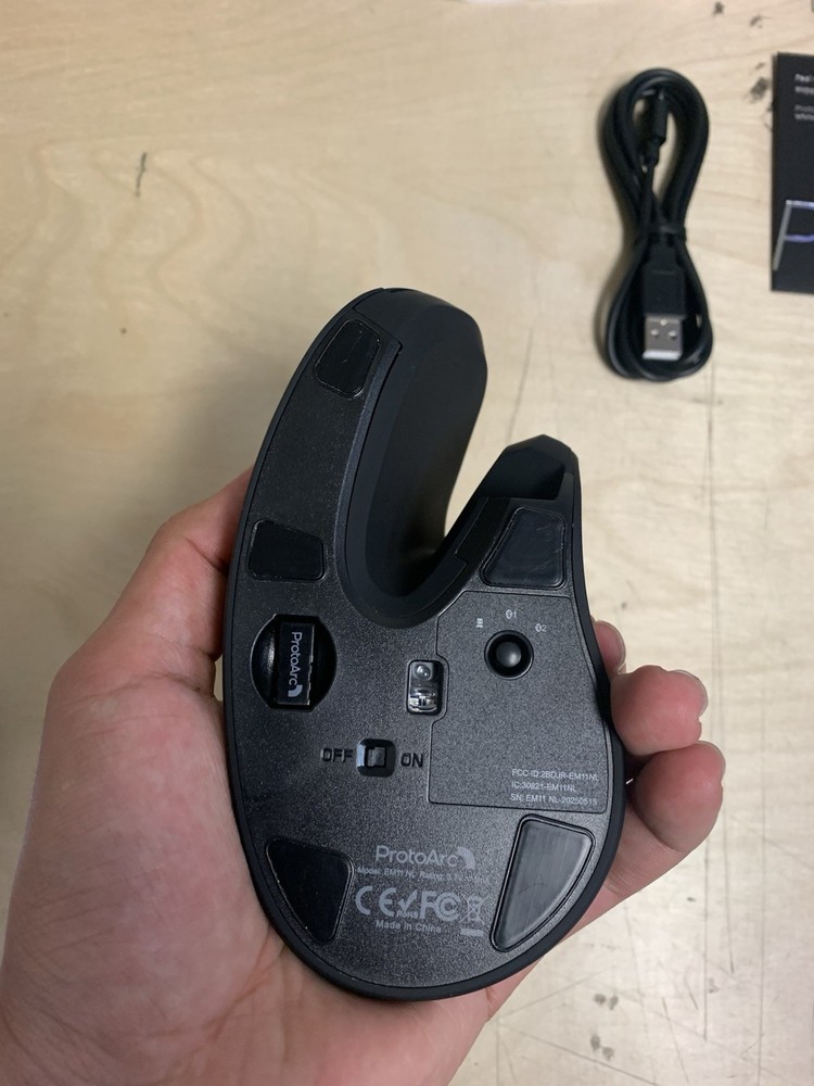 EM11 NL Rechargeable Multi- Device Ergonomic Vertical Mouse