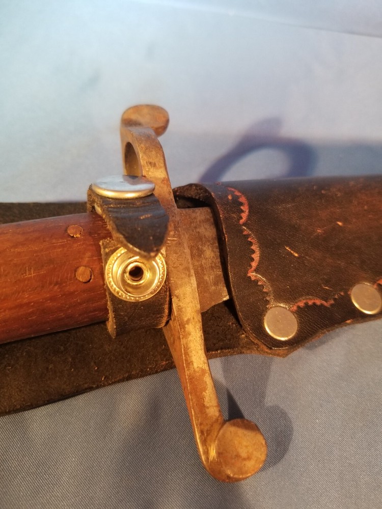 Short Bayonet #23 Unknown Maker - 10 5/8'' w/ Sheath