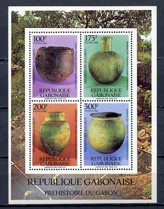 36988) Gabon 1992 MNH** Archaeology S/S