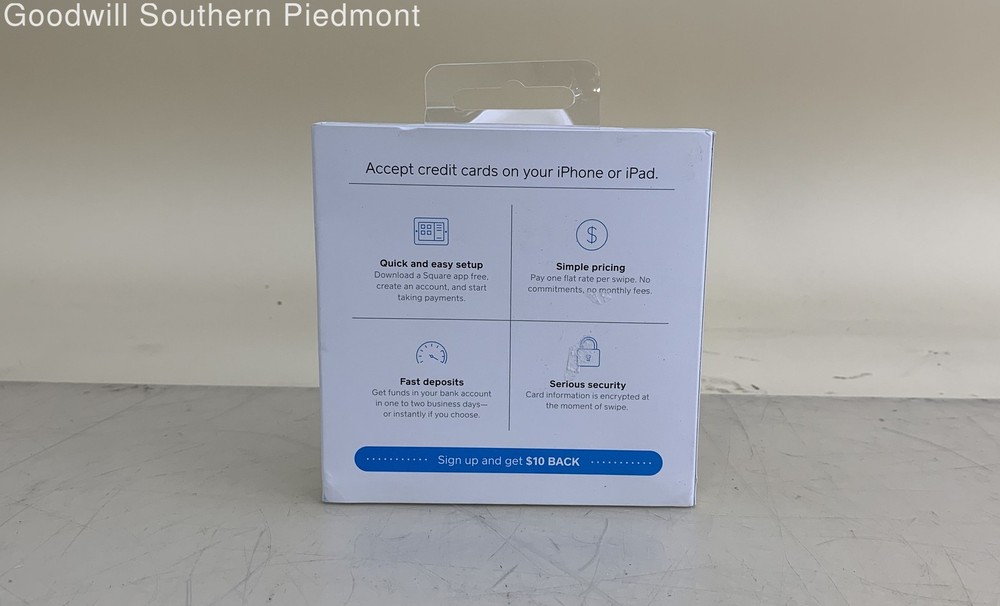 Square Reader Lightning Magstripe Credit Card POS Swipe Reader - New