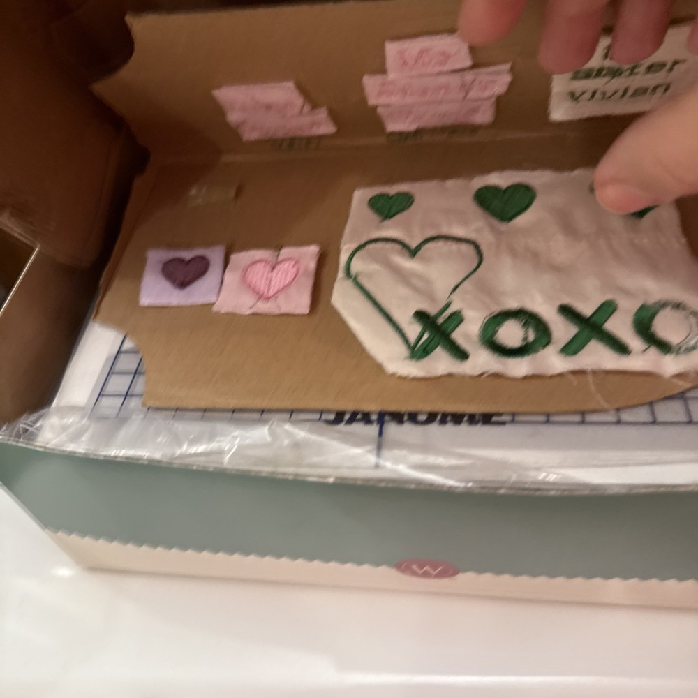 Janome Memory Craft 9500 Computerized Embroidery Sewing Machine MC9500 WORKS!!