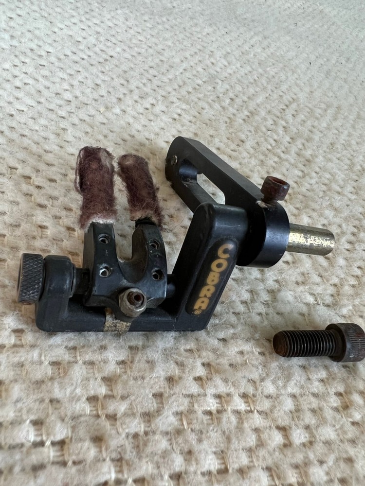Cobra Dual Prong Flipper Rest