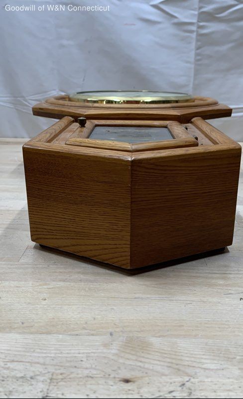 Regulator Clock