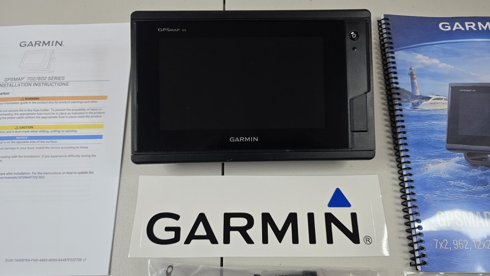 Garmin GPSMAP 742xs Chartplotter Sonar – Tested, Works Great, Complete Set