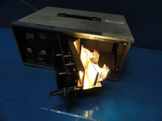 KARL STORZ 486B TWIN COLD LIGHT SOURCE / ILLUMINATOR (10840)