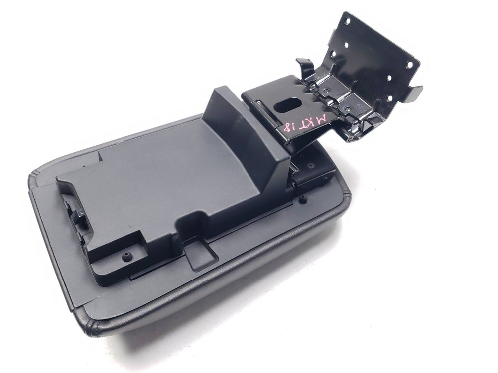 2018 Lincoln MKT Center Console Armrest OEM
