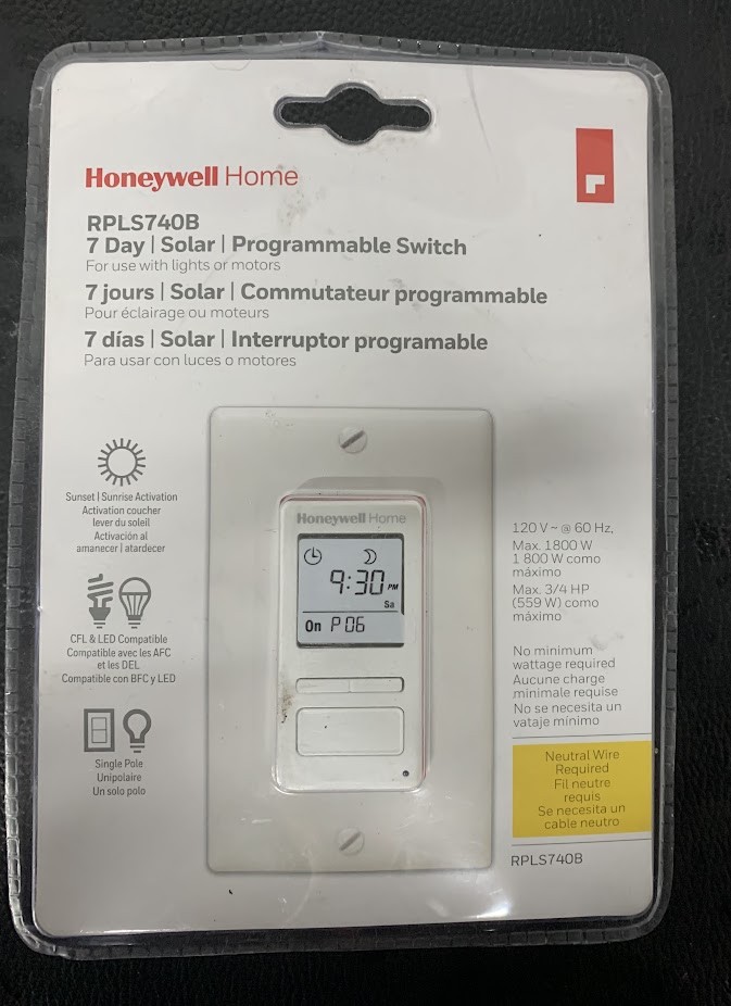 Honeywell Home 7-Day Solar Programmable Light Switch/Timer 120V (RPLS740B)