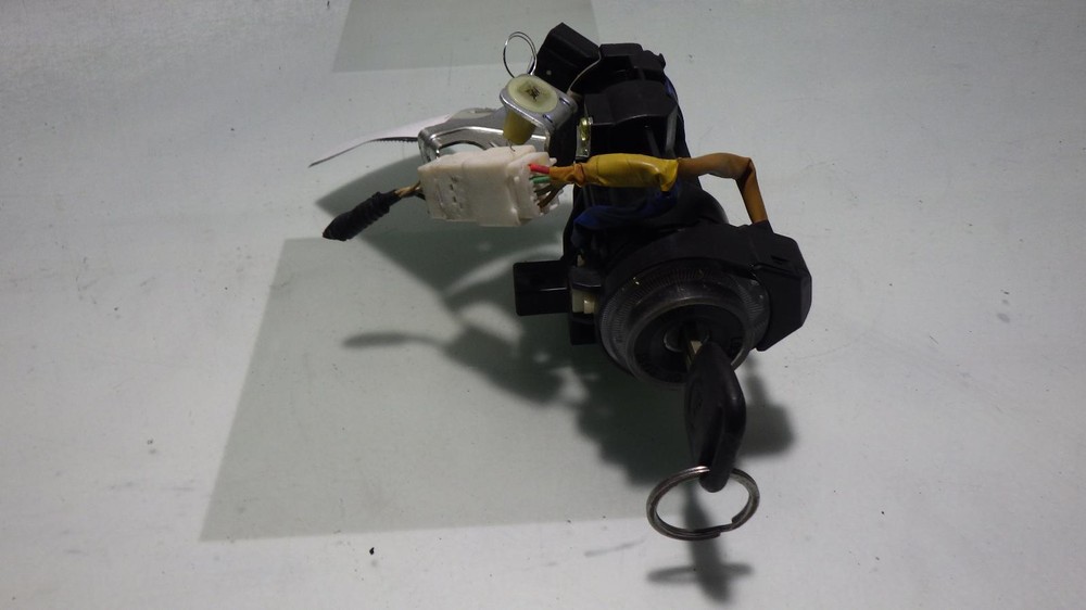 12 KIA RIO Ignition W/Key