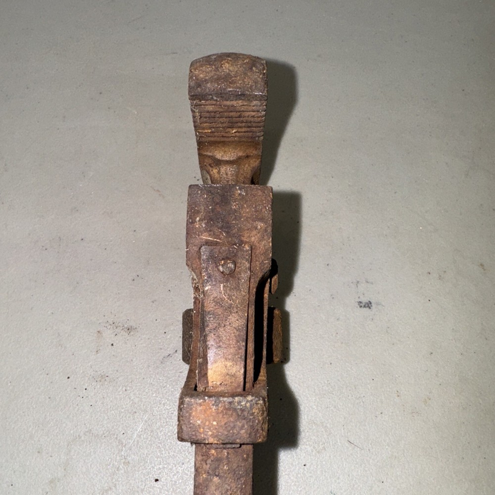 Vintage Unmarked 18" Pipe Wrench