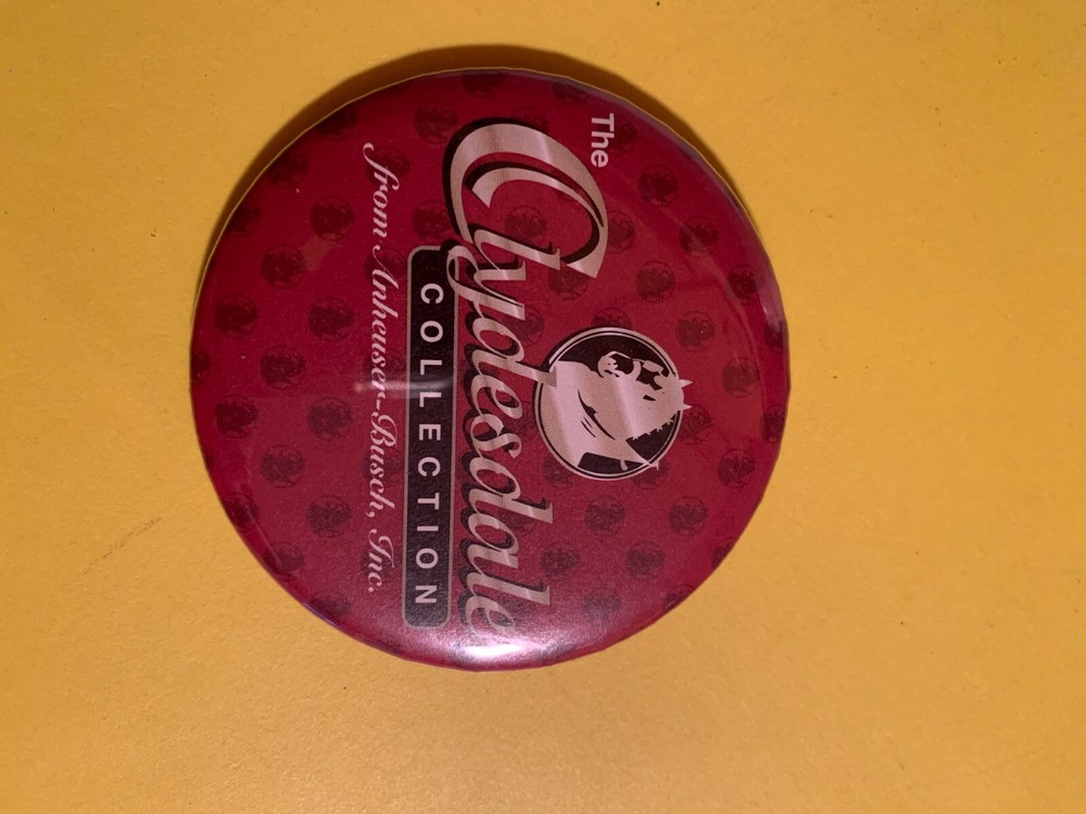 TWO DIFFERENT VINTAGE BUDWEISER CLYDESDALE PINBACK PINS