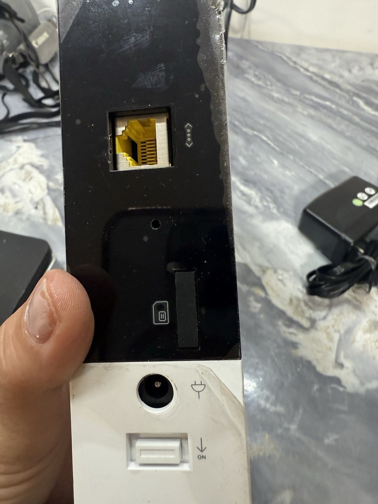 Adobe Security System 104010/E USB ETHERNET 12vDC