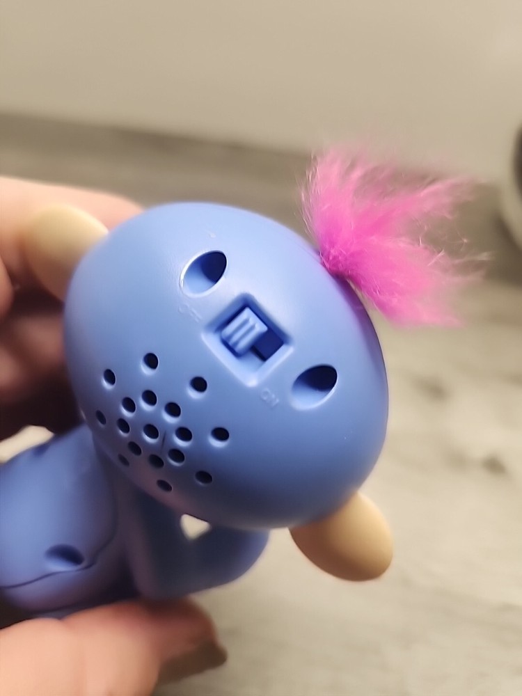 Finglering Monkey Pink Hair Works!