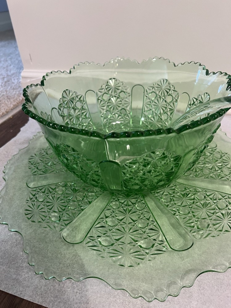 Daisy Button Vasoline Green Vintage Punch Bowl Set