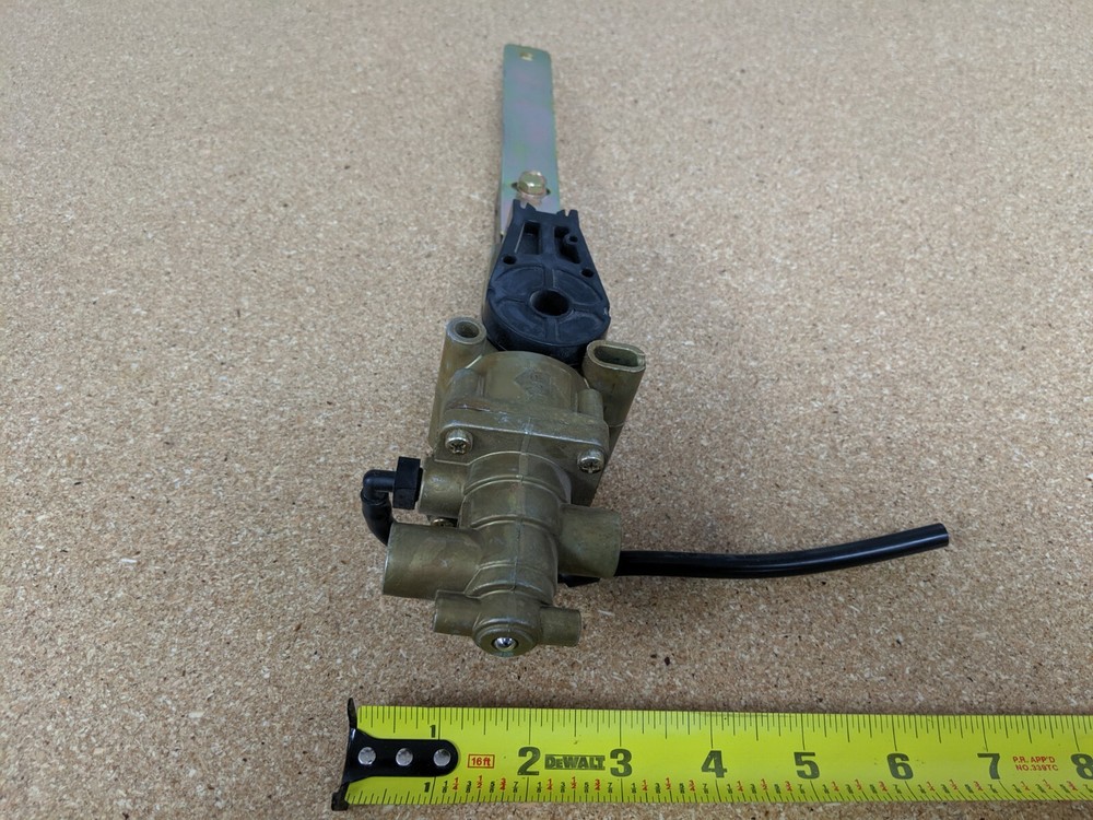 Height Control Valve# Hadley H00500CF Hendrickson 59899-000