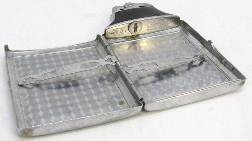 Vintage Ronson Black/Silver Cigarette Case with Lighter.