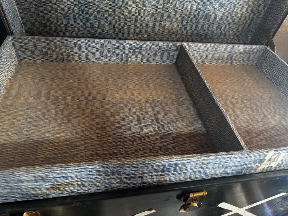 steamer trunks vintage