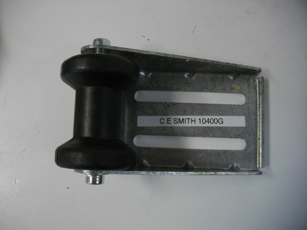 CE Smith 10400G Center Roller Bracket Assembly Boat Trailer