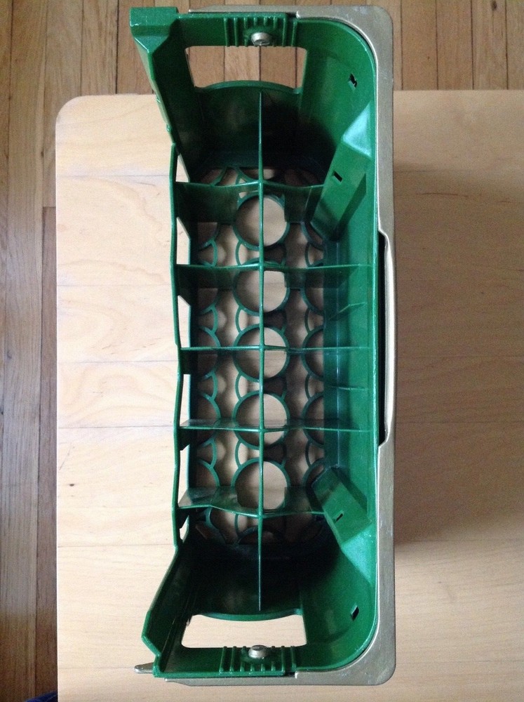 Waldhaus Premium Bier Schwarzwald Retractable Handle 12 Bottle Stackable Carrier