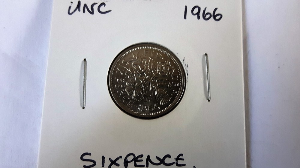 @@@ A SUPERB UNC 1966 ELIZABETH SIXPENCE @@@