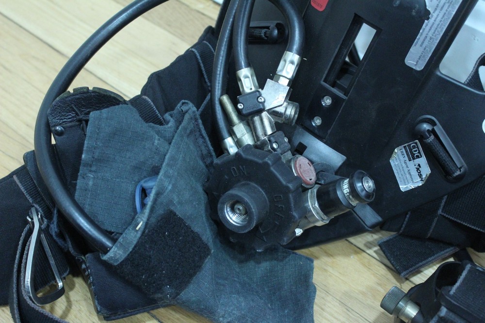 DRAGER SCBA PSS 100 FIREFIGHTER AIR SYSTEM working condition