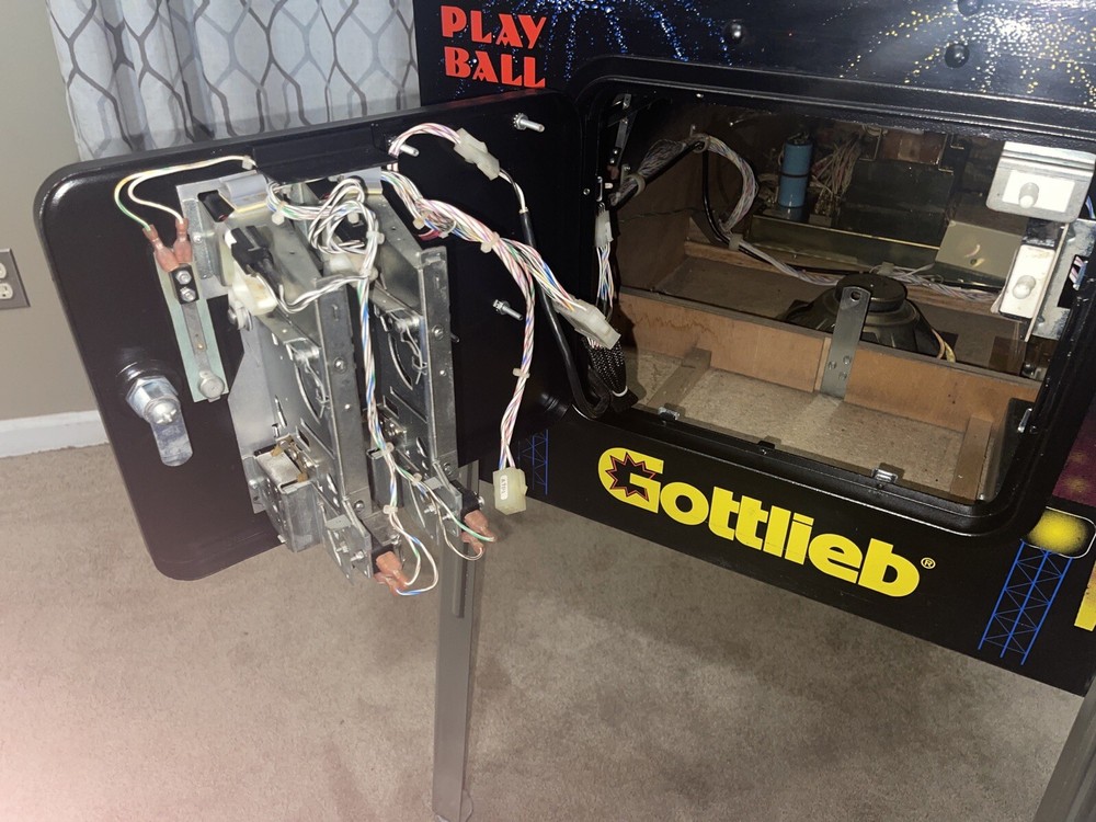 Restored Gottlieb Frank Thomas Big Hurt Pinball Machine 1995