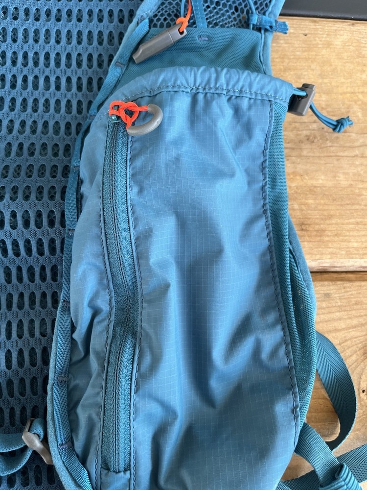 Camelbak Trail Run Hydration Vest with Two 17 fl. oz. Quick Stow Flasks, Blue