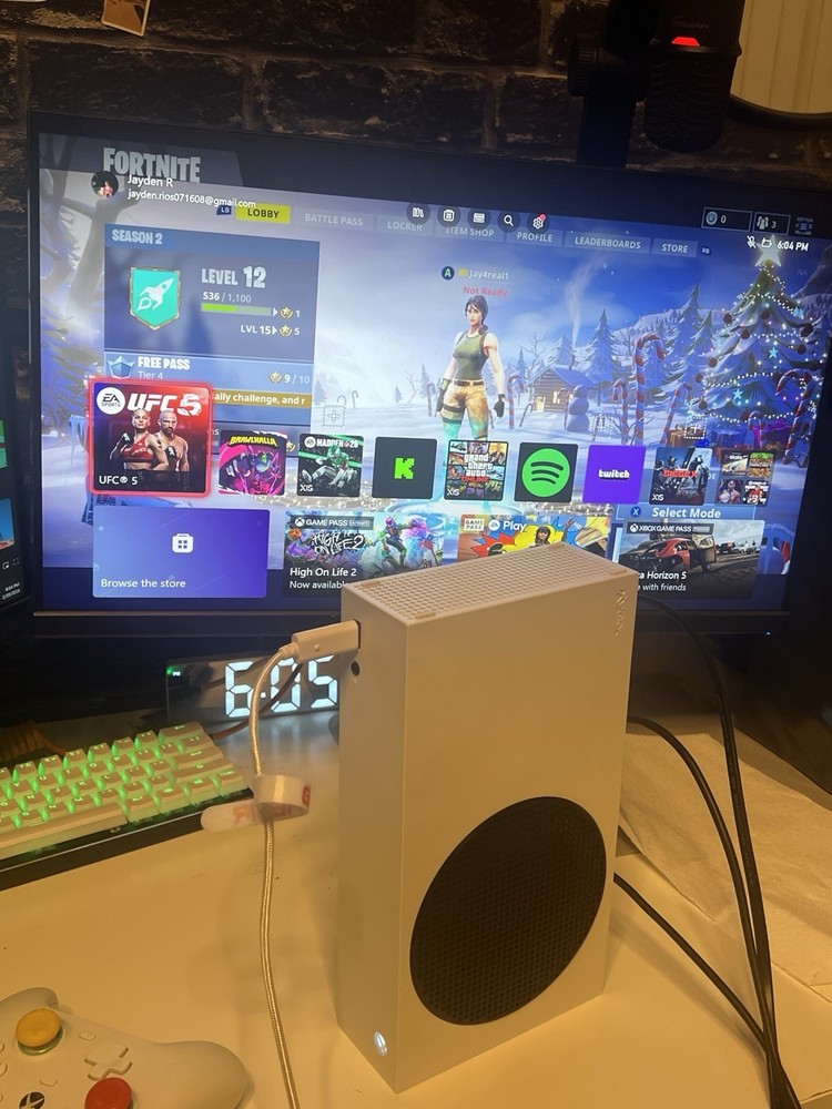 Xbox Series S Console & GameSir G7 SE Controller Bundle with Dock, Batteries