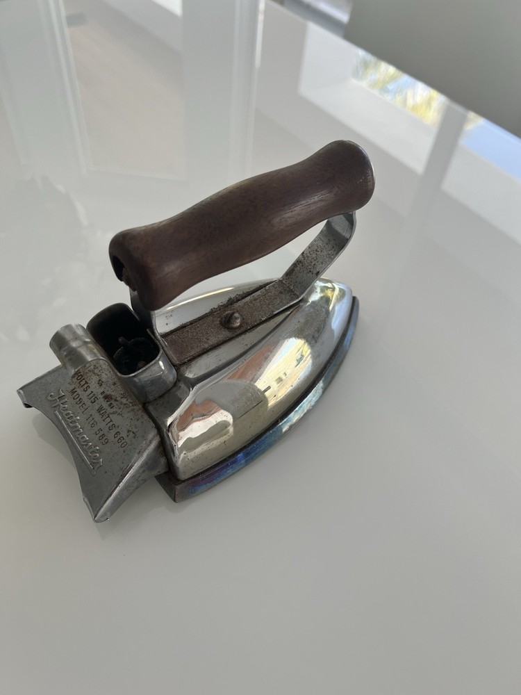 Antique Heatmaster Iron Model 116 589
