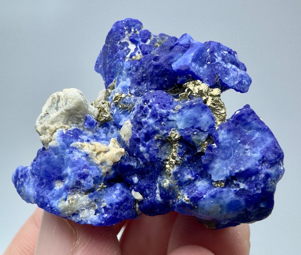 35 Gram Fluorescent Phosphorescent Blue Hackmanite W/ Pyrite & Unknown