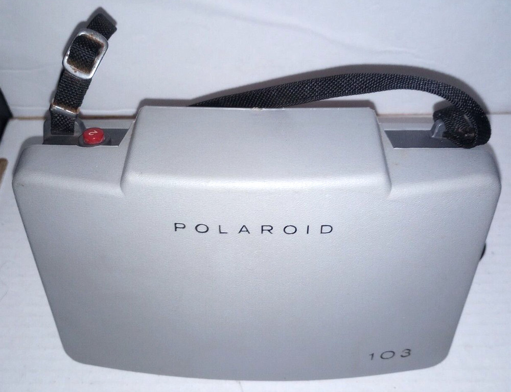 Vintage Polaroid Automatic 103 Folding Land Camera w/Hard Case & Strap UNTESTED