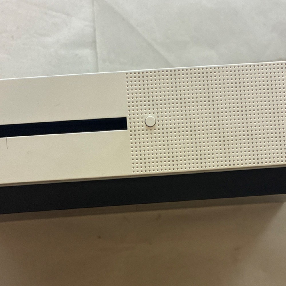 Tested working Microsoft Xbox One S with HDMI & controller