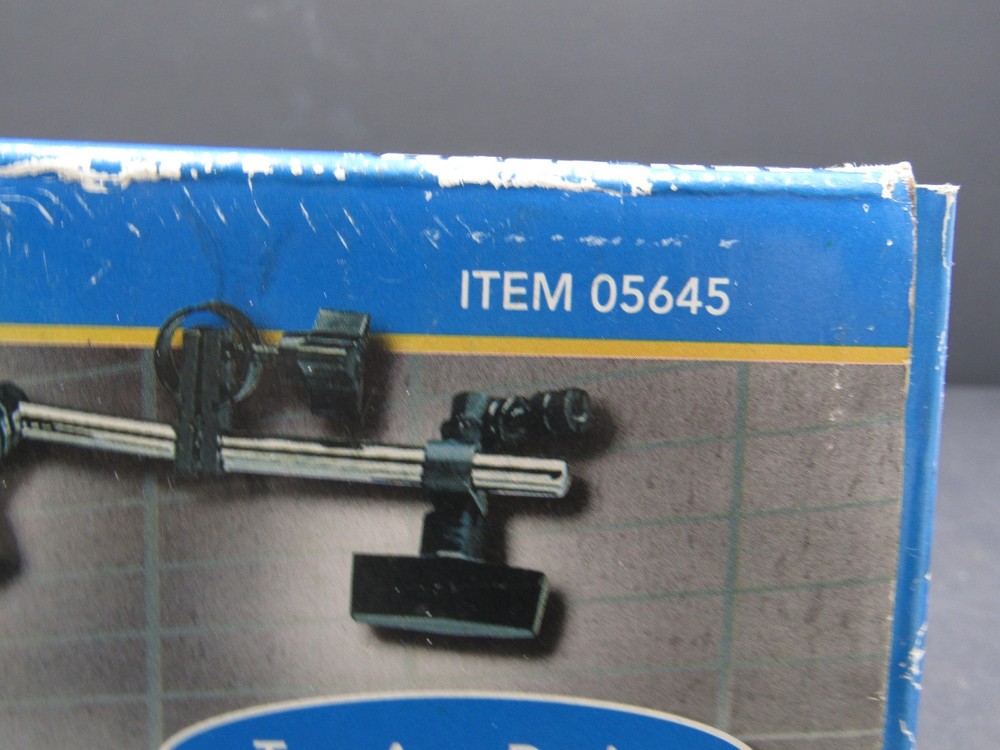 Cen-Tech Multi-Position Magnetic Base w/Fine Adjustment (Pre-Owned)