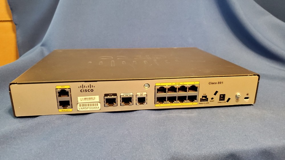 Cisco 800 series router Model 890