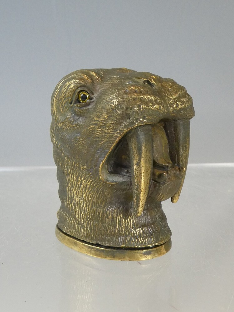 BRASS NOVELTY WALRUS HEAD VESTA MATCH STRIKE CASE