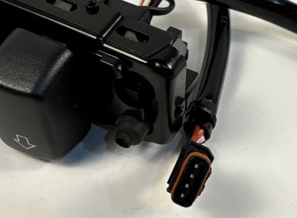 HARLEY DAVIDSON GENUINE LEFT HANDLEBAR SWITCH CONTROL ASSEMBLY 71500132