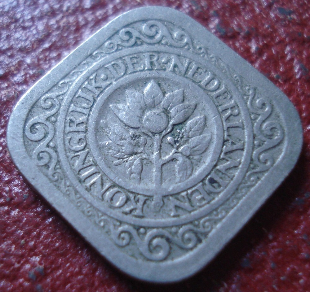 1914 NETHERLANDS 5 CENTS IN VG-FINE CONDITION
