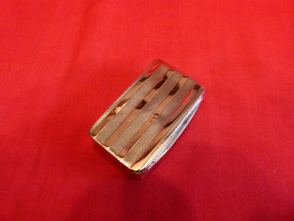 VERY NICE AMERICAN,Circa 1910 SOLID SILVER & ROSE GOLD GILT INTERIOR SNUFF BOX .