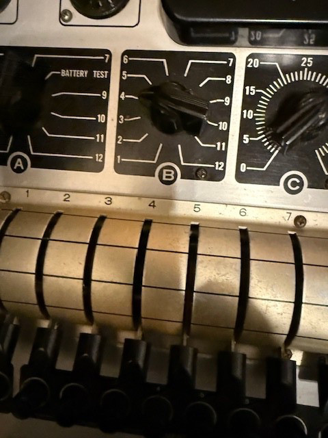 vacuum tube tester working