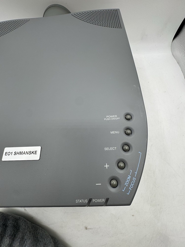 NEC MultiSync MT800 TFT LCD Projector Powers On W/Remote , Cables And Carry Bag
