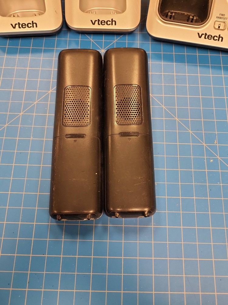 VTech Cordless Phone System 2 Handsets Answering Machine CS6929-1 Base Charger