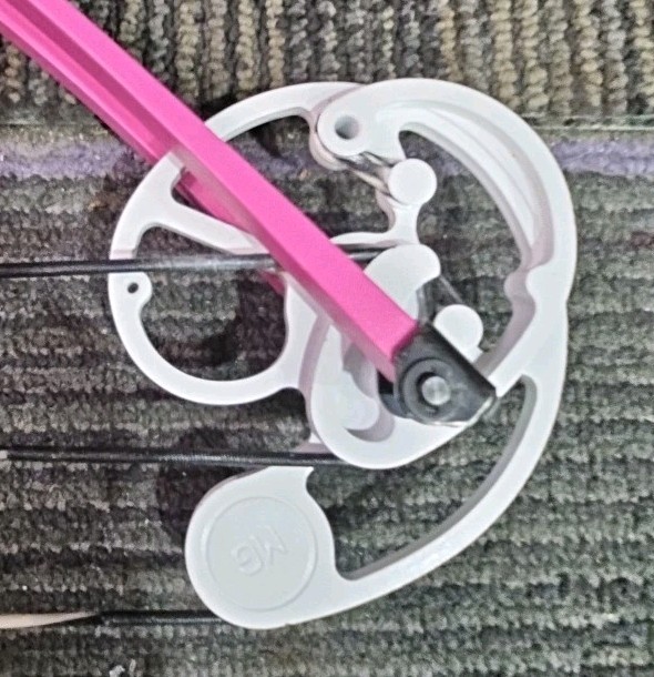 Genesis 573651 Left Handed Mini Compound Bow + 6 arrows & Soft Bow Case