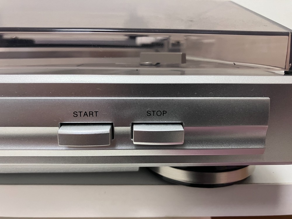 Denon DP-29F Belt-Drive Turntable Analog Record Player Phonoequalizer Silver